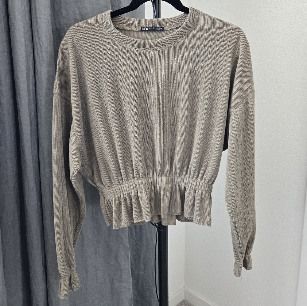 Zara Olive Haze Knit Top with Ruffle Sleeves and Ruffle Trim Bottom Size S